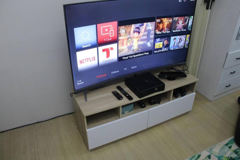 Huge A2J Executive Luxury 1Br Suite Near Abs Cbn, Gma マニラ市 エクステリア 写真