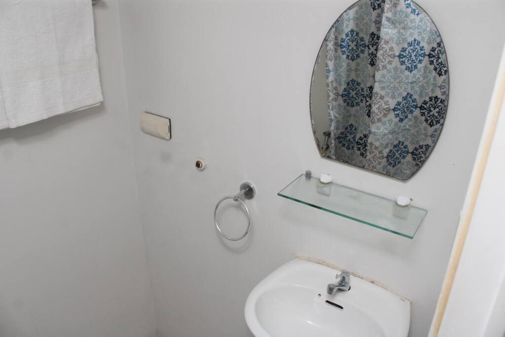 Huge A2J Executive Luxury 1Br Suite Near Abs Cbn, Gma マニラ市 エクステリア 写真