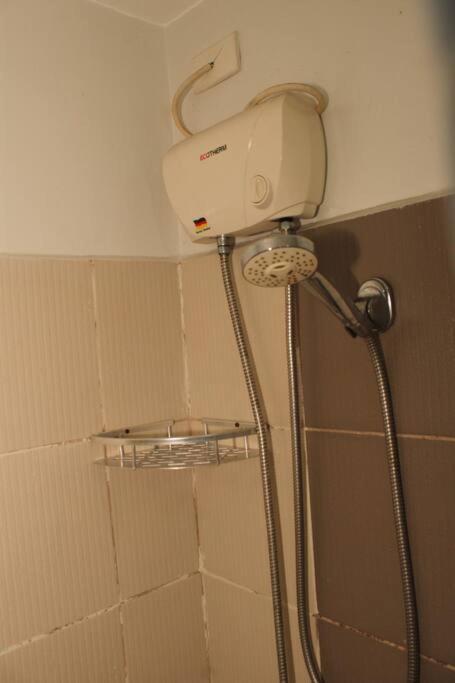 Huge A2J Executive Luxury 1Br Suite Near Abs Cbn, Gma マニラ市 エクステリア 写真