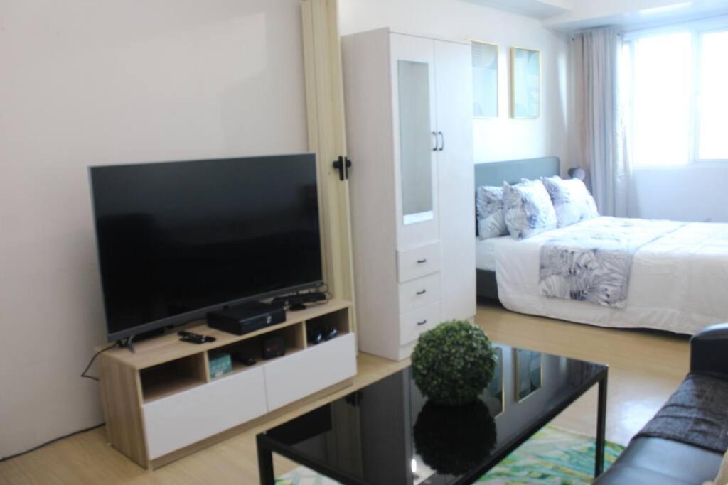 Huge A2J Executive Luxury 1Br Suite Near Abs Cbn, Gma マニラ市 エクステリア 写真