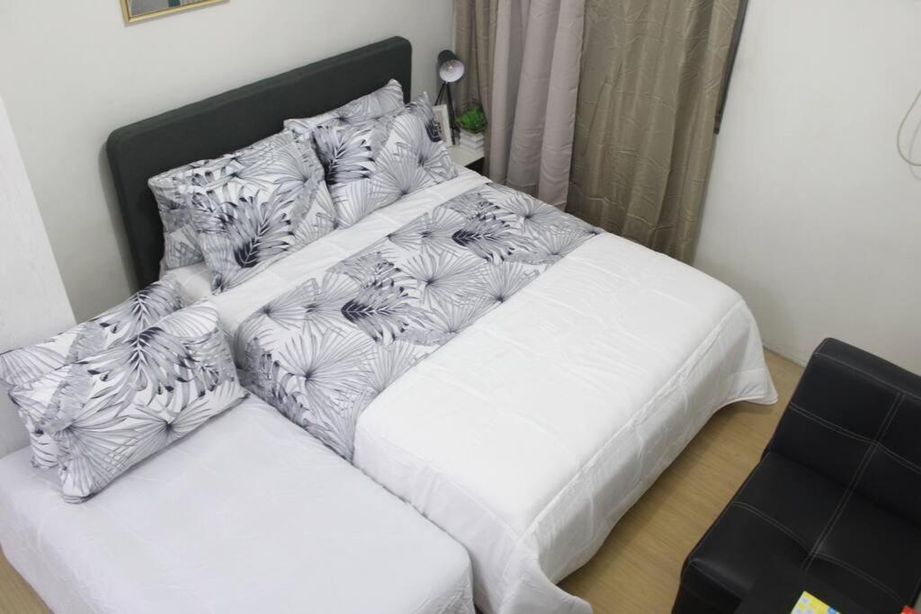 Huge A2J Executive Luxury 1Br Suite Near Abs Cbn, Gma マニラ市 エクステリア 写真