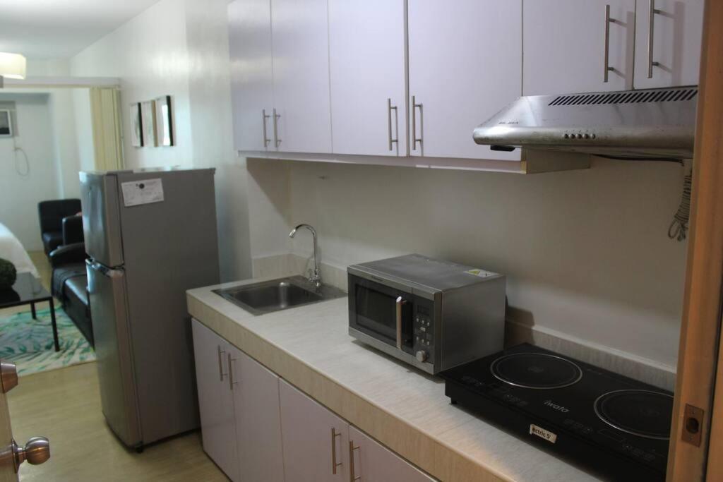 Huge A2J Executive Luxury 1Br Suite Near Abs Cbn, Gma マニラ市 エクステリア 写真